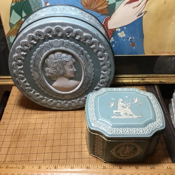 Vintage Coordinated Metal Tin Boxes Soft Blue White Cameo Jasperware Look - Picture 10 of 11